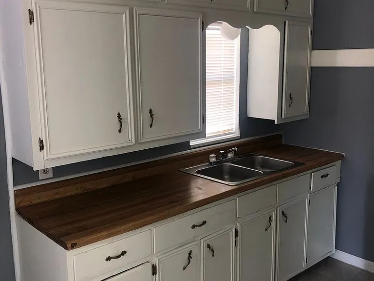 500 E Stanolind Rd — Photo 2