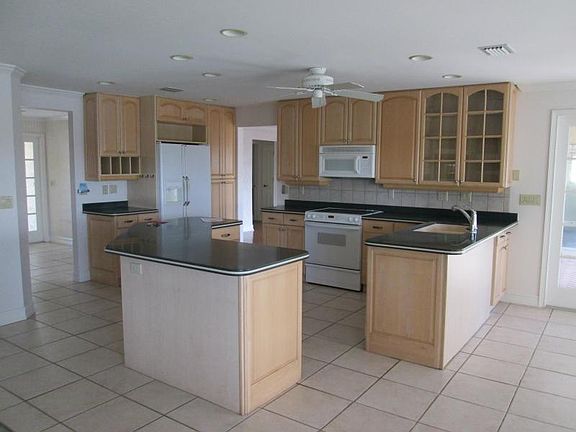 3rd image of 1513 SE 20th Ct