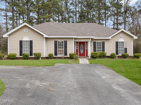 4th image of 14812 Hillside Dr