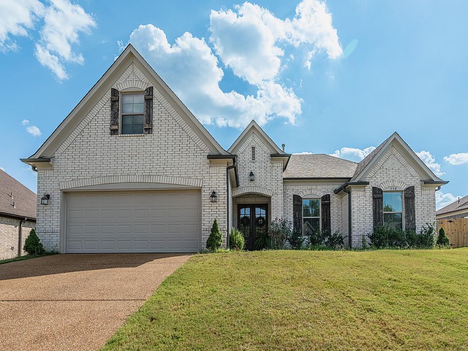 1st image of 330 Whispering Creek Dr