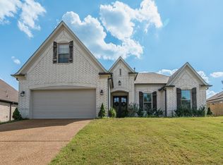 330 Whispering Creek Dr, Oakland, TN 38060