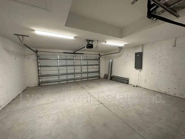 2604 NW 8th Pl — Photo 17