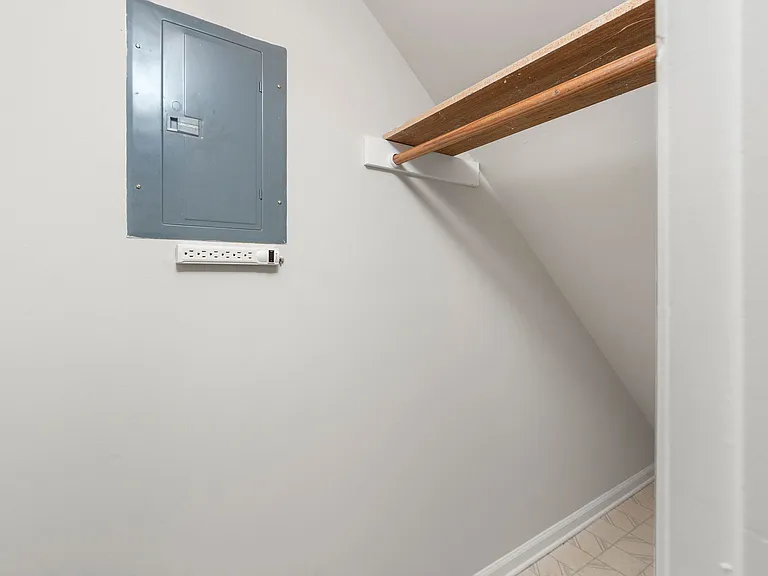 705 Ivy St #1 — Photo 9