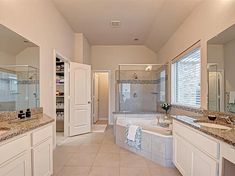 23811 Via Viale Dr — Photo 26