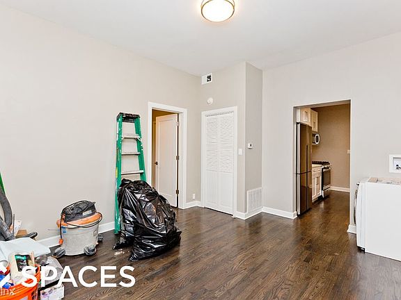 3rd image of 1314 W Schubert Ave #Unt2f