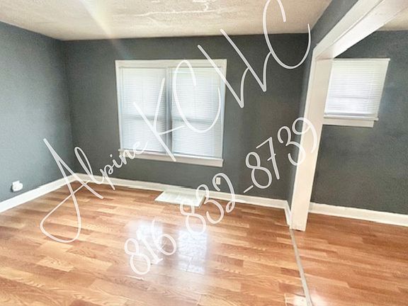 4th image of 4943 Highland Ave