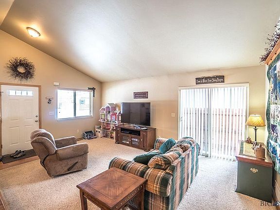 3rd image of 1219 N River Rock Dr