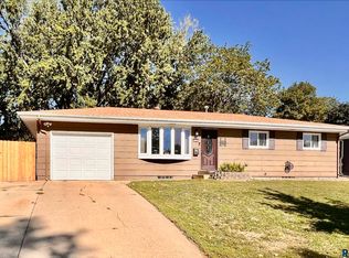 904 S Southeastern Ave, Sioux Falls, SD 57103