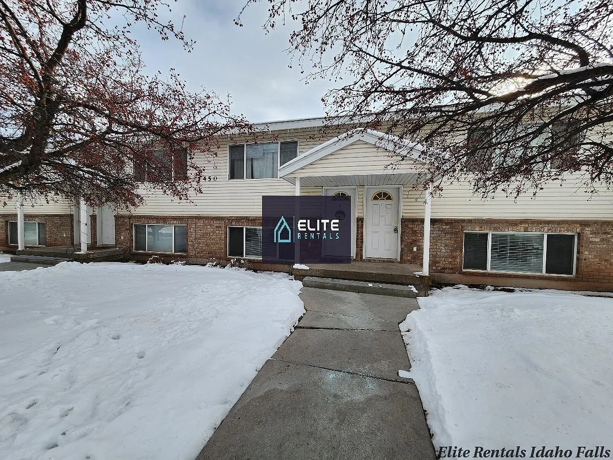 3 bed, 1.0 bath, 1200 sqft, $1,200 — Photo 2
