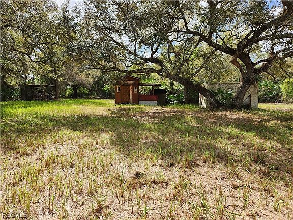 4th image of 1975 Phillips Rd