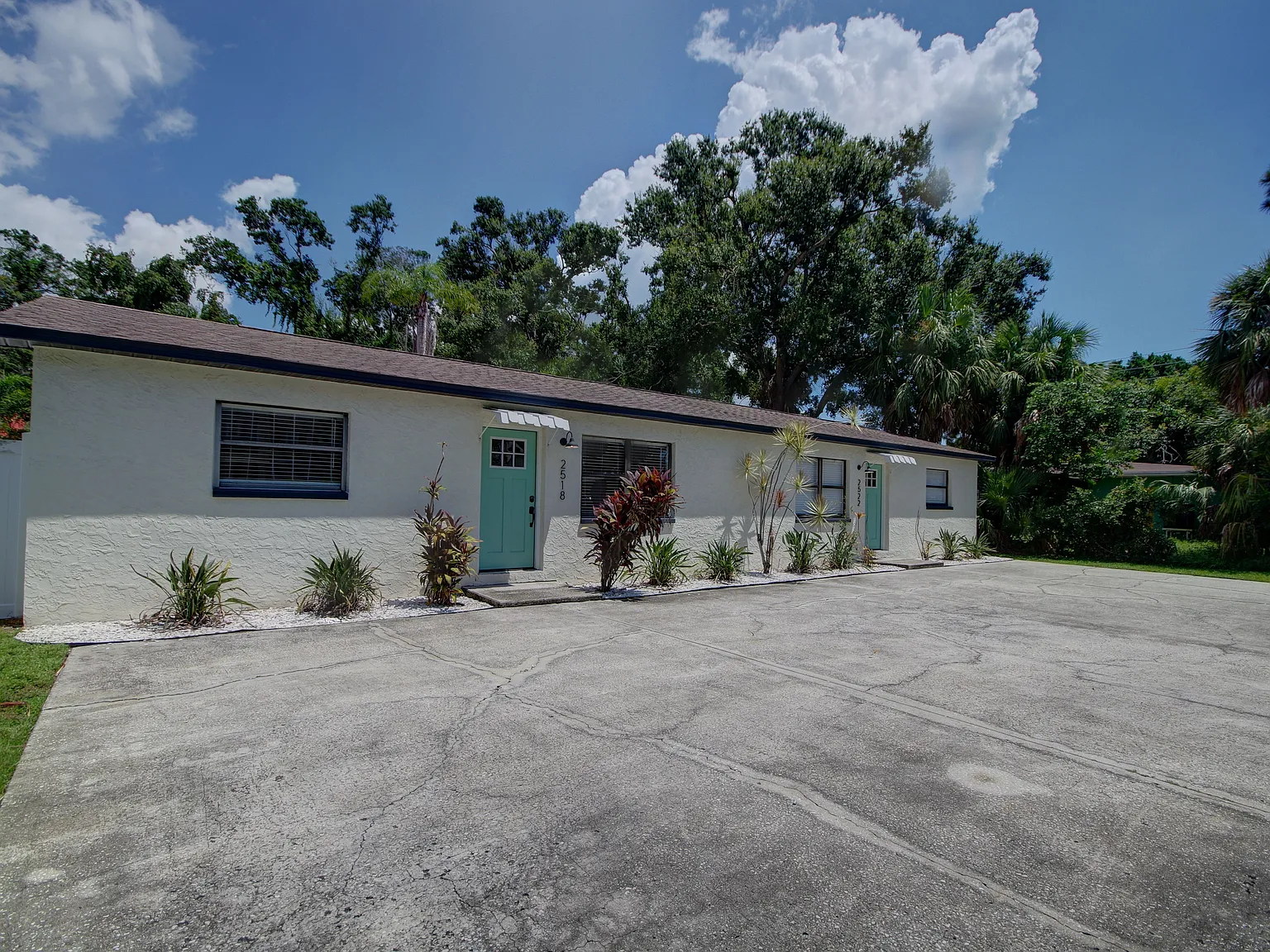 2 bed, 884 sqft, $2,095 — Photo 2