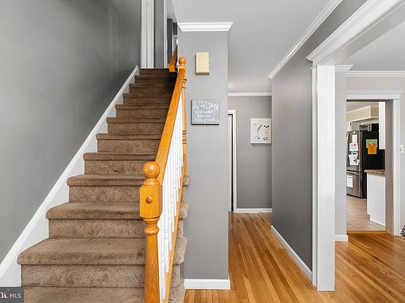 3rd image of 28 Walt Whitman Way