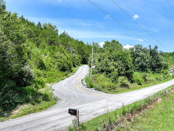 3rd image of 1610 Robert Harmon Rd