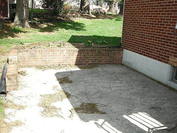 4th image of 110 W Reservoir St