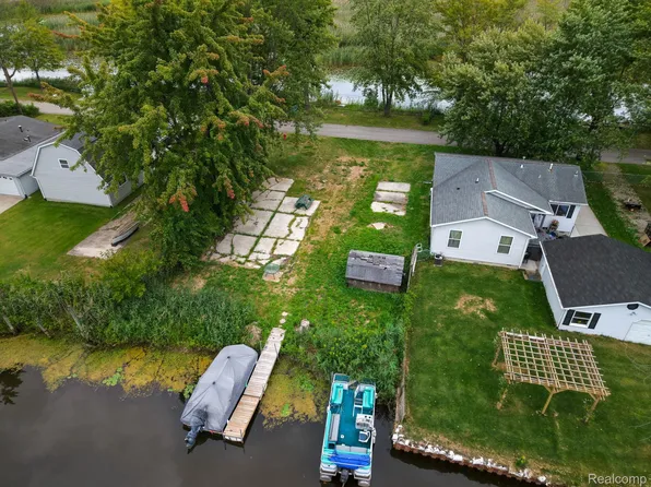 7320 Jochar Rd, Algonac, MI 48001