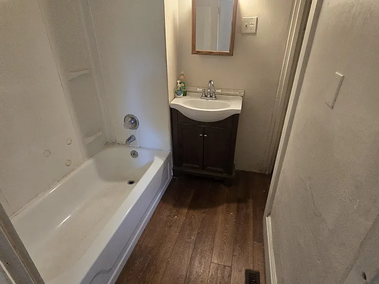 36 N Market St #4 — Photo 12