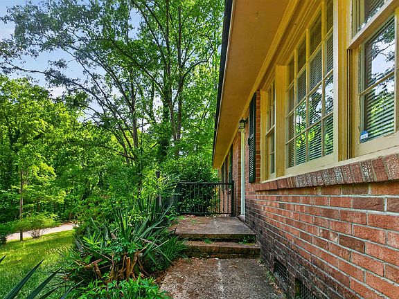 5th image of 482 Carolyn Dr