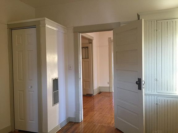 5th image of 216 S Throop St