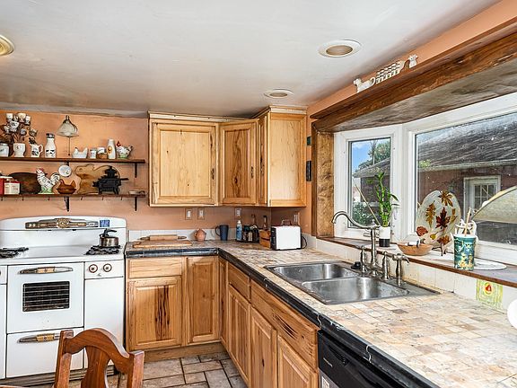 3rd image of 27191 Loma Ct