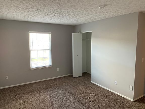 4th image of 3433 Orchard Lake Dr