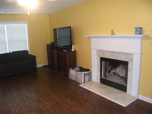 2nd image of 216 White Cir