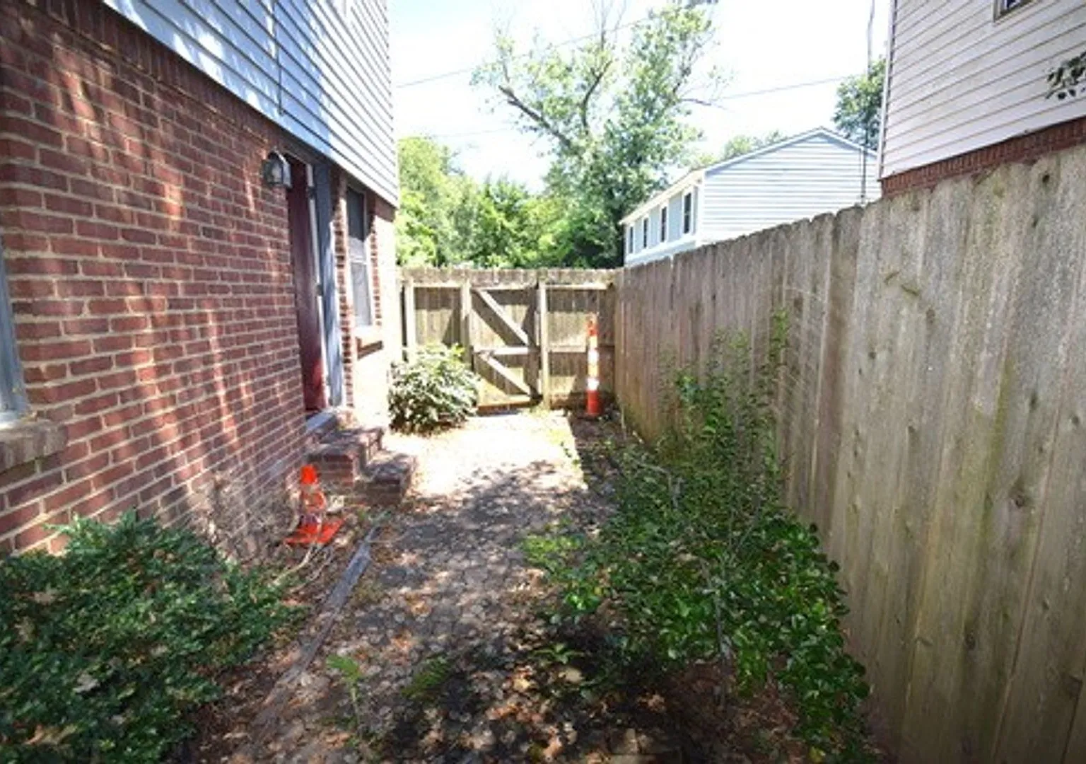 The Townhouses — Photo 4