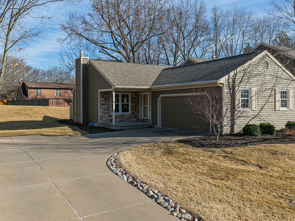 1st image of 12 Thornwood Ct #0