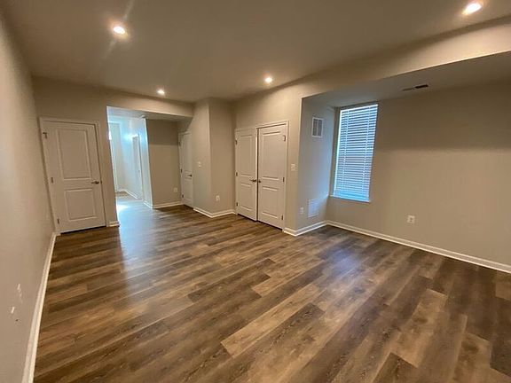 3rd image of 536 River Crest Way