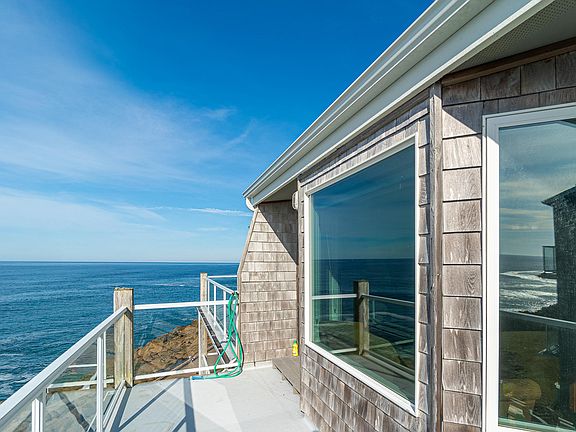 3rd image of 1123 N Highway 101 Unit 25
