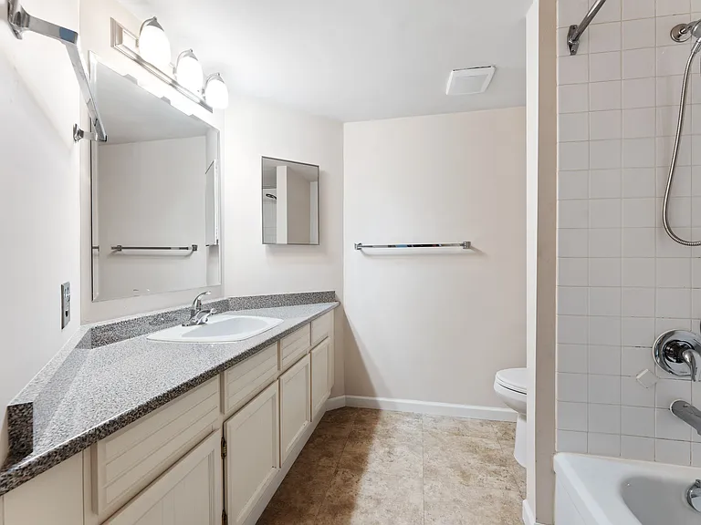 1480 Duchess Ave #D259 — Photo 14