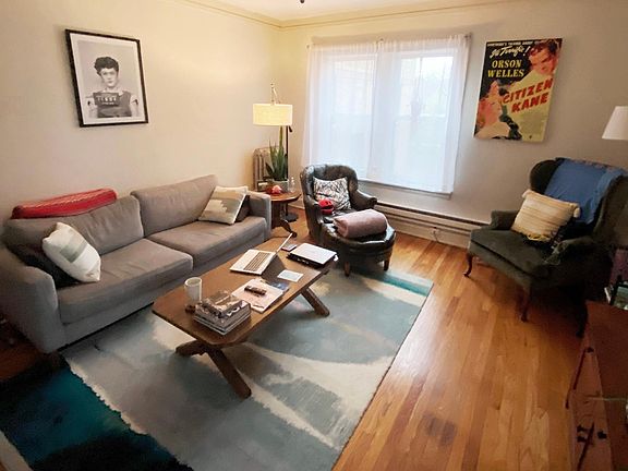 2nd image of 4220-22 N Clark St #4220-1