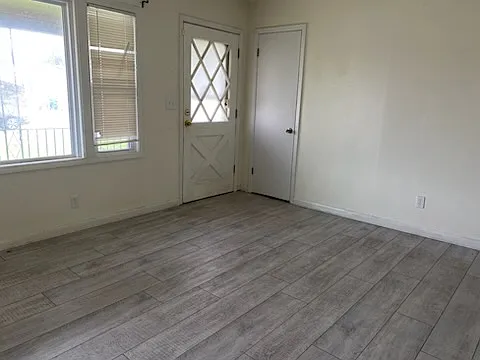 2427 W Graber St — Photo 13