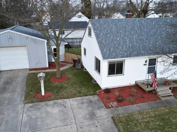 406 W Vermontville Hwy, Potterville, MI 48876
