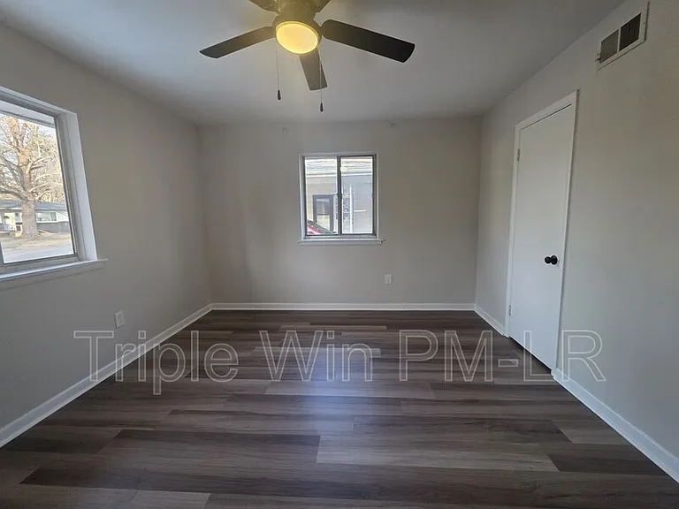 109 Farmere Cir — Photo 8
