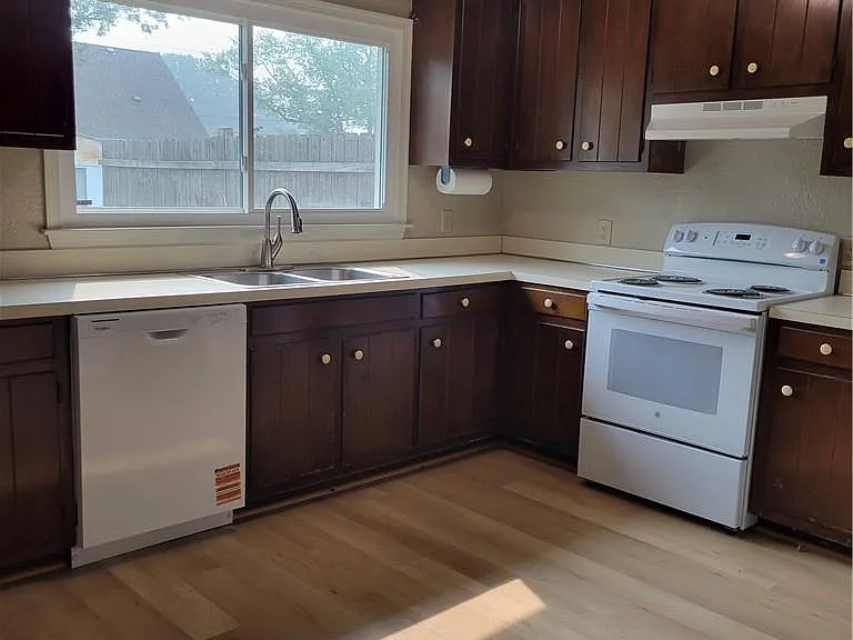 1629 Wilson Rd — Photo 4