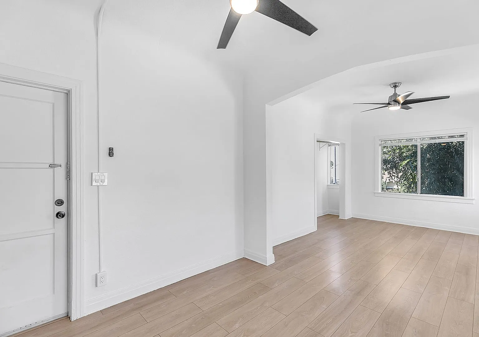 1524 E. 52nd Street — Photo 3
