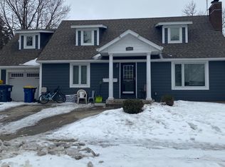 102 9th St E #B, Northfield, MN 55057