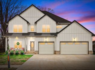 942 Alton Dr, Clarksville, TN 37043