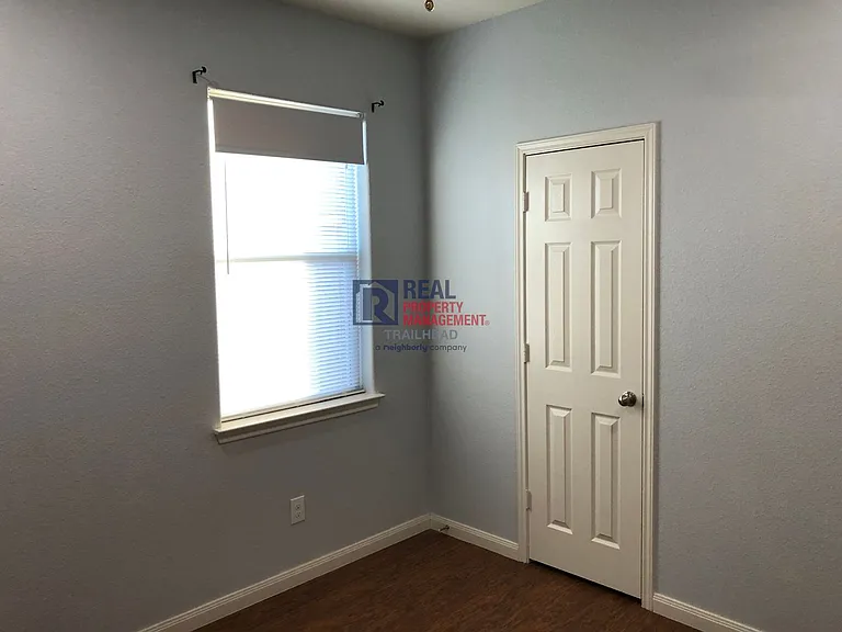 1116 Flatwater Trl — Photo 16