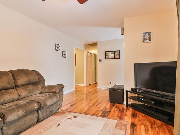 3rd image of 110 Olive St