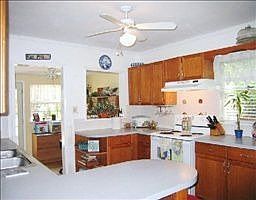 3rd image of 3918 W Swann Ave