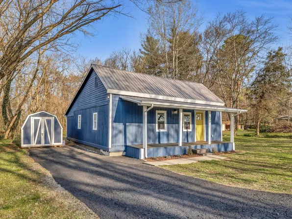 1092 S Main St, Mount Pleasant, TN 38474