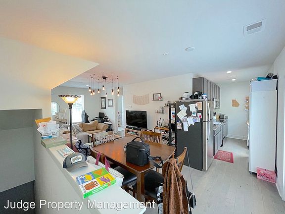 3rd image of 609 E Duffy St Unit B