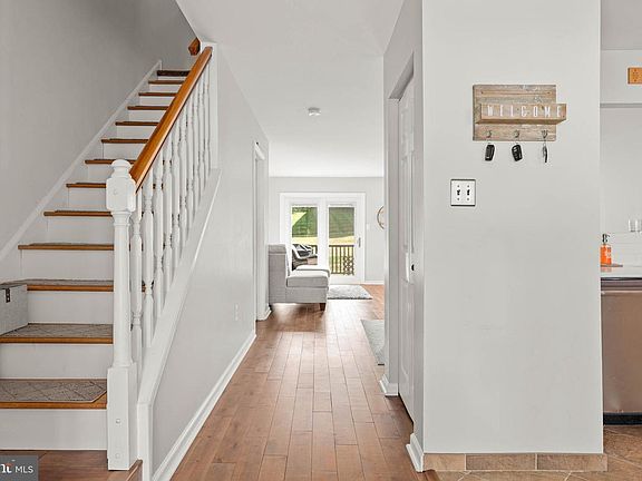 5th image of 632 Woodgate Ln