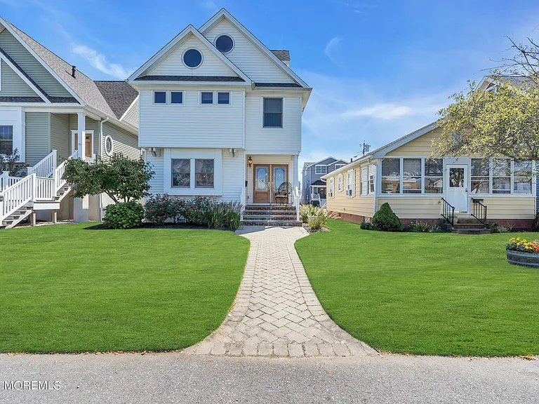 18 Meadow Ave — Photo 49