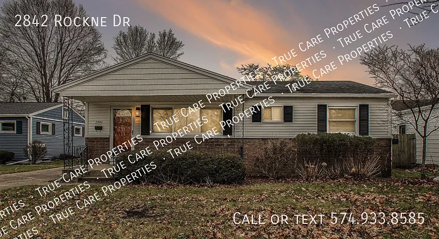 2842 Rockne Dr