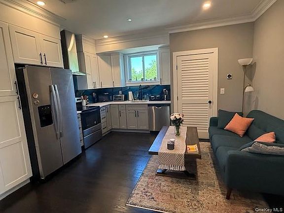 5th image of 308 Battle Ave #6