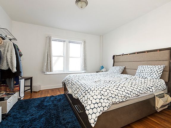3rd image of 4514 43rd St APT 2C
