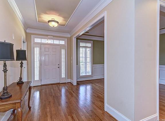 2nd image of 2044 Balmoral Dr
