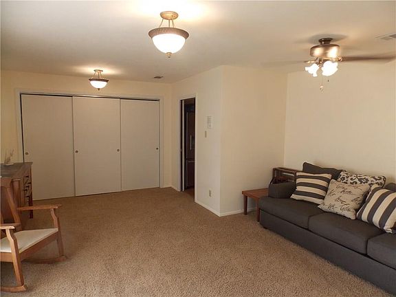 4th image of 1116 Martha Dr